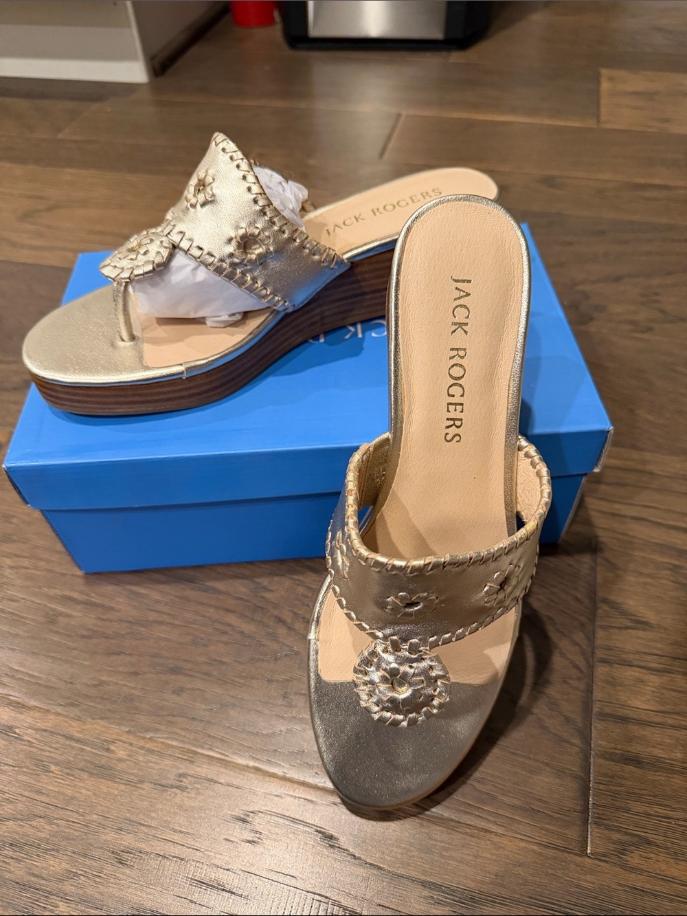 NIB Jack Rogers Gold Leather Thong Wedge Mules